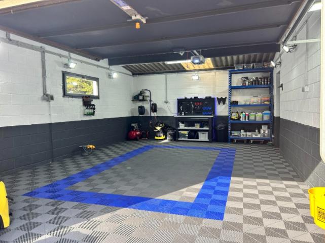 Atelier AutoCleanPRZ detailing automobile